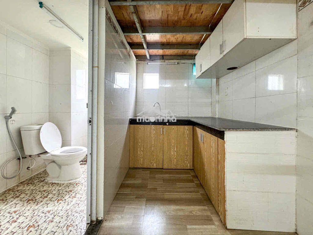 Chính chủ cho thuê phòng trọ có gác ngay dh giao thông vận tải - 4