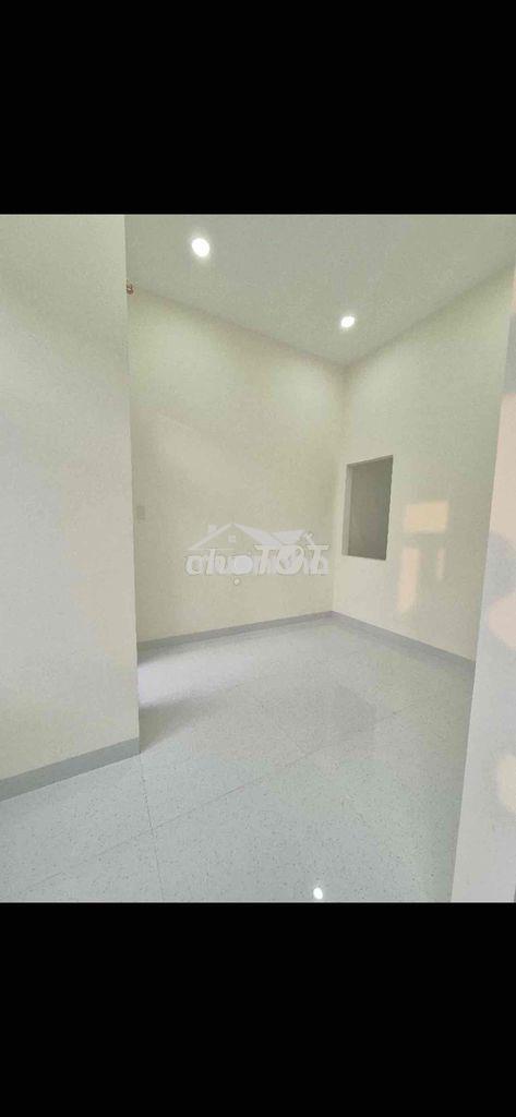 Cho thuê nhà bến vân đồn q4 - 4