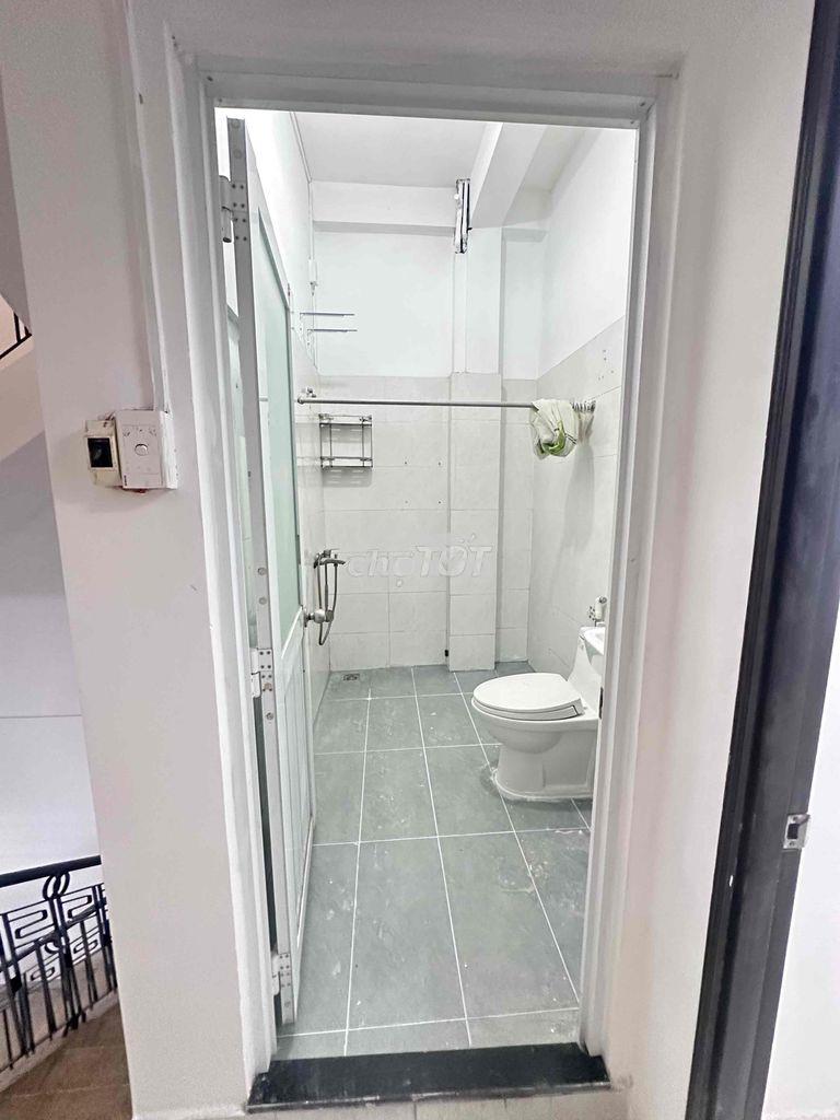 Cho thuê nhà nguyên căn mặt tiền nguyễn thái bình- tân bình - 4