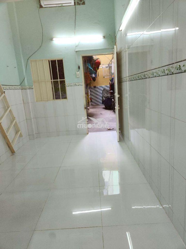 Chính chủ cho thuê phòng trọ 24m2.tân hòa đông.máy lạnh.giá;3tr5₫. - 2
