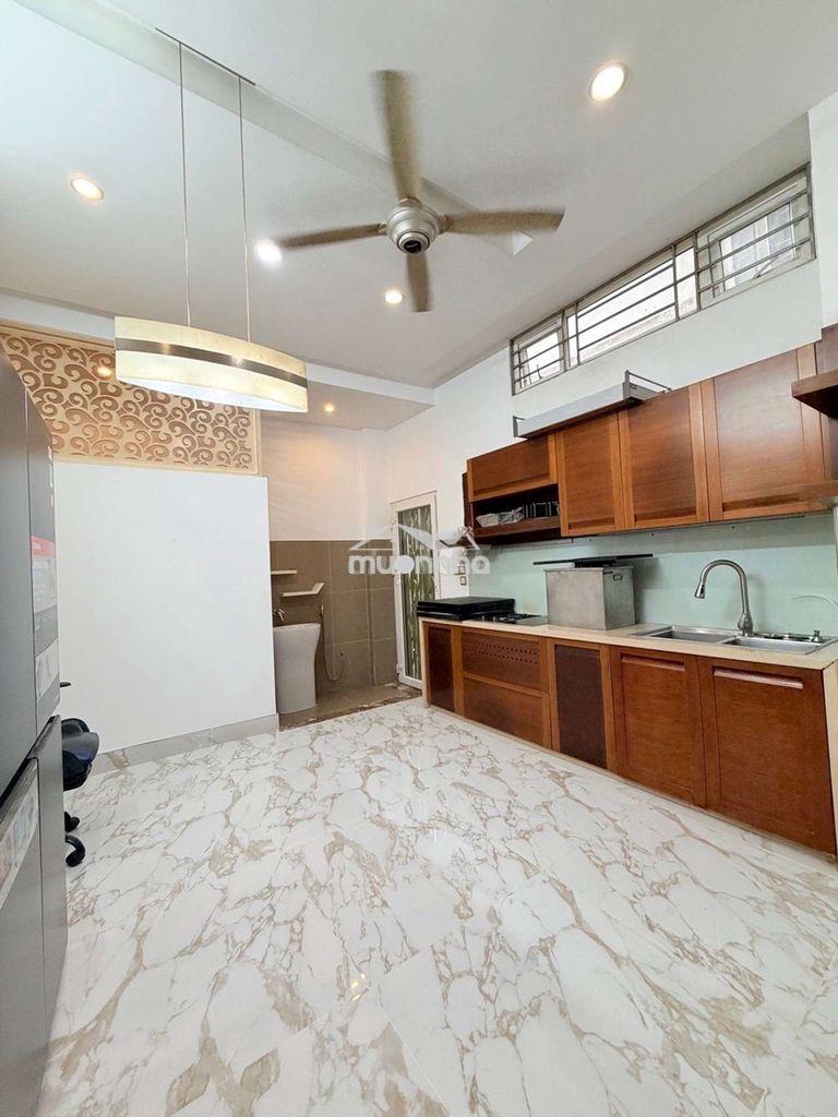Nhà 4 tầng hẻm xe hơi lạc long quân
dt: 4,3x16 71m2 đất. dtxd 225m2 - 3