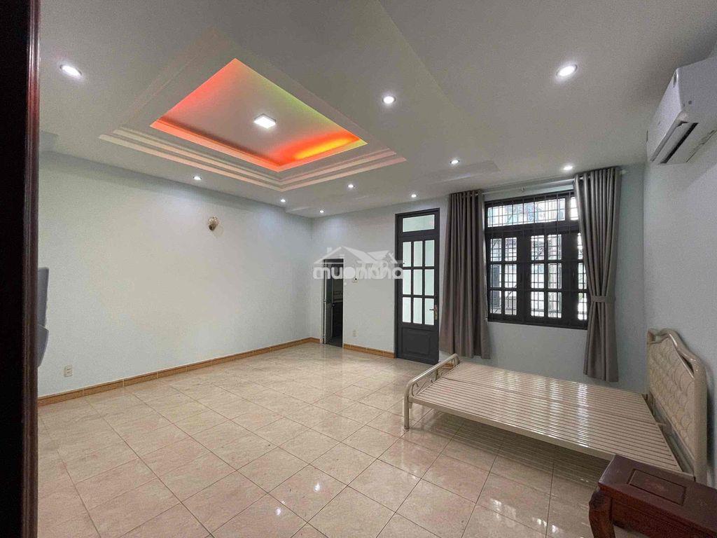 Cho thuê nhà phố 1387 huỳnh tấn phát . giá :30 tr . oto tận nơi - 2