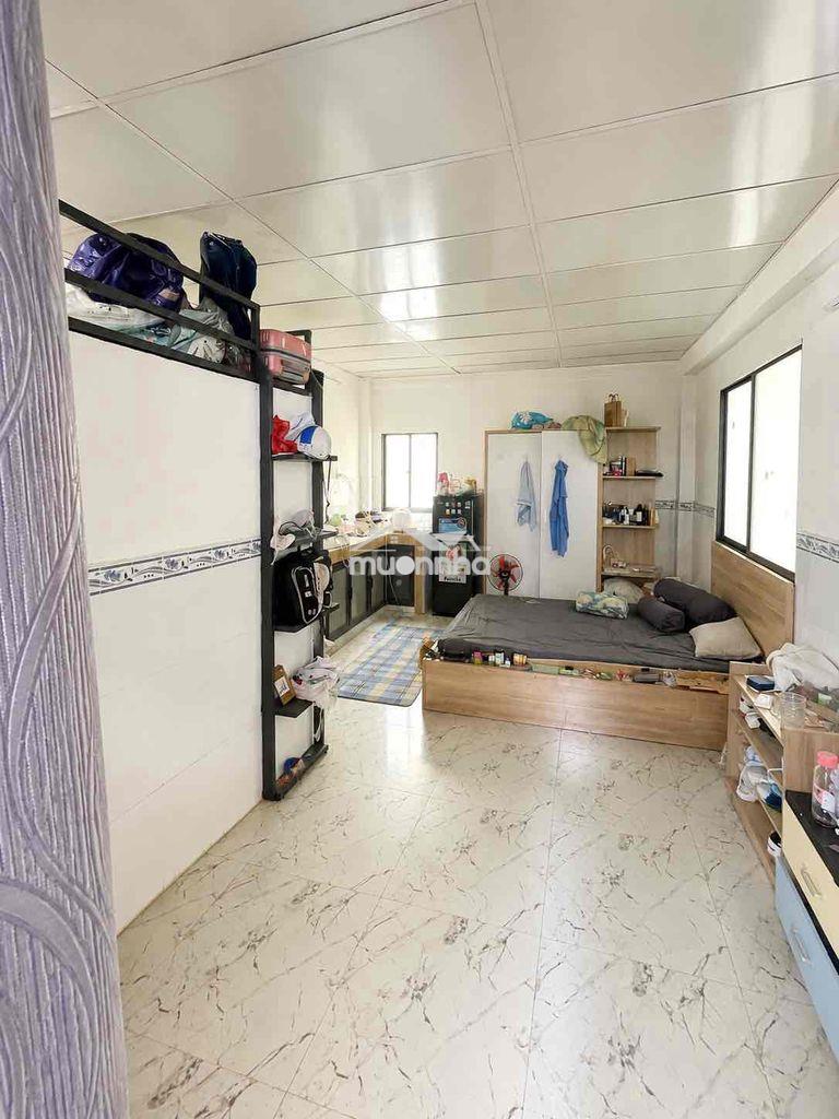 Phòng gác đủ nội thất, cầu tân thuận thoáng rộng 25m2 cửa sổ, gần q4