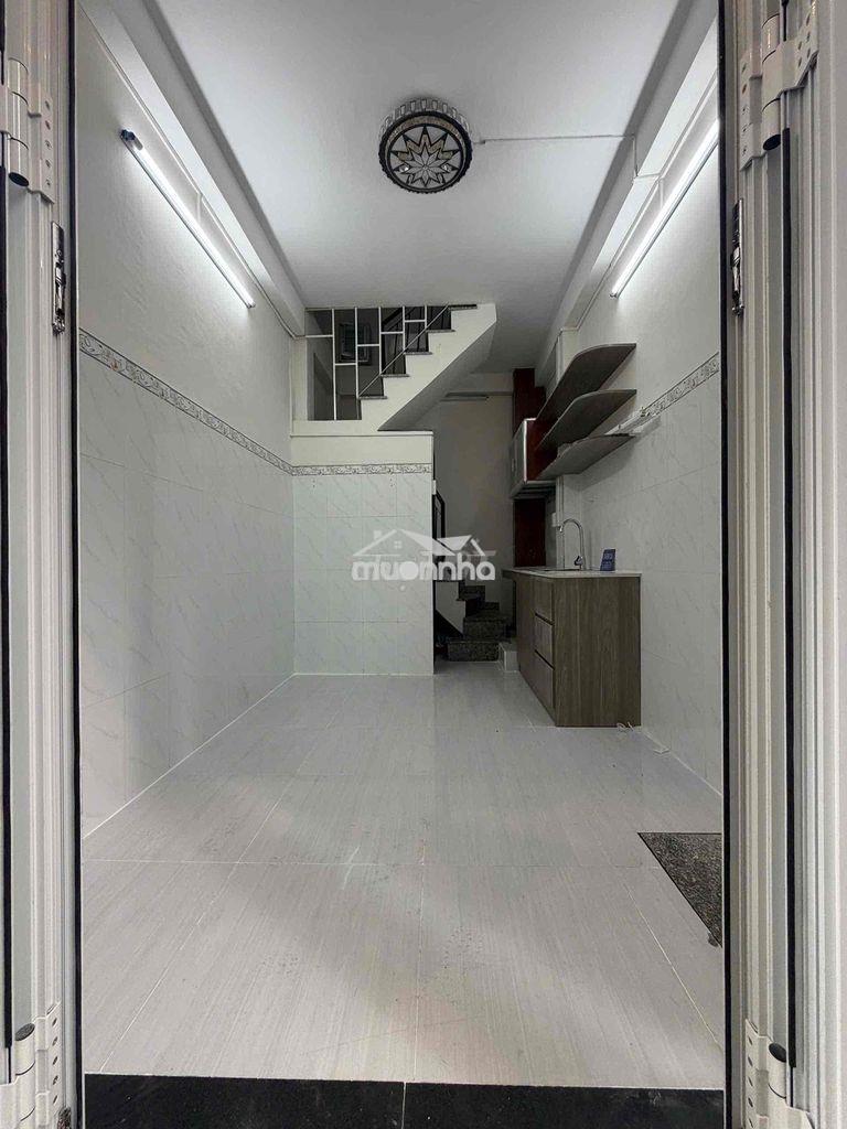 Bán nhà nhỏ ngay trung tâm q10 chỉ nhỉnh 3 tỷ - 4