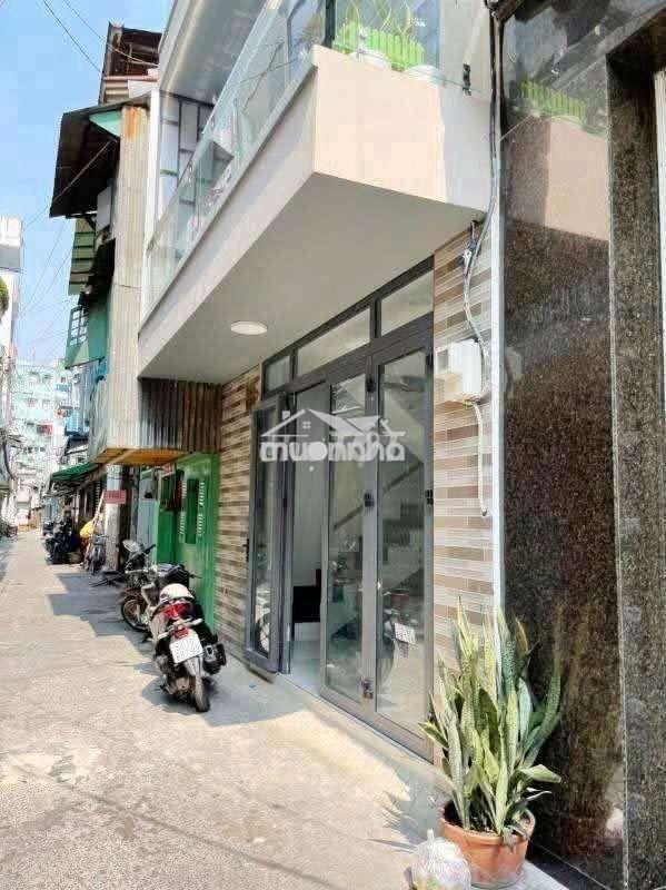 Bán nhà trần phú q5 ( hẻm xe hơi đậu trước nhà)