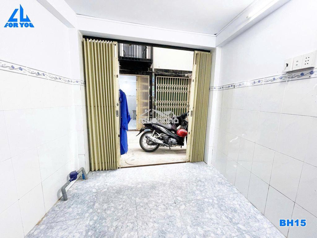 Nhà nguyên căn 3 lầu - 2wc -  có lối đi riêng gần chợ bình thành - 3