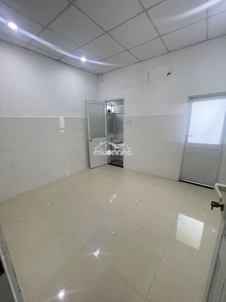 Cho thuê nhà hxh huỳnh văn bánh 8pn 4x15m 2 lầu,giá 22 triệu  - 2