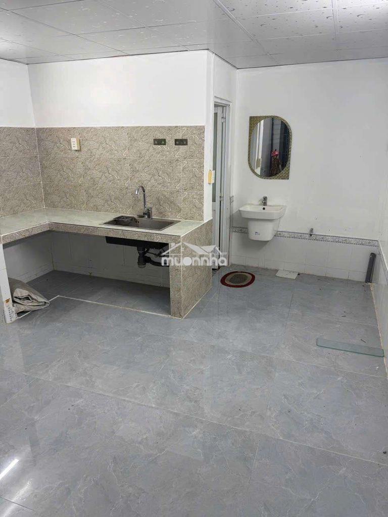 Gần vịt quay hùng trang, 4m x 10, 1 lửng,  chỉ 4tr/tháng - 2
