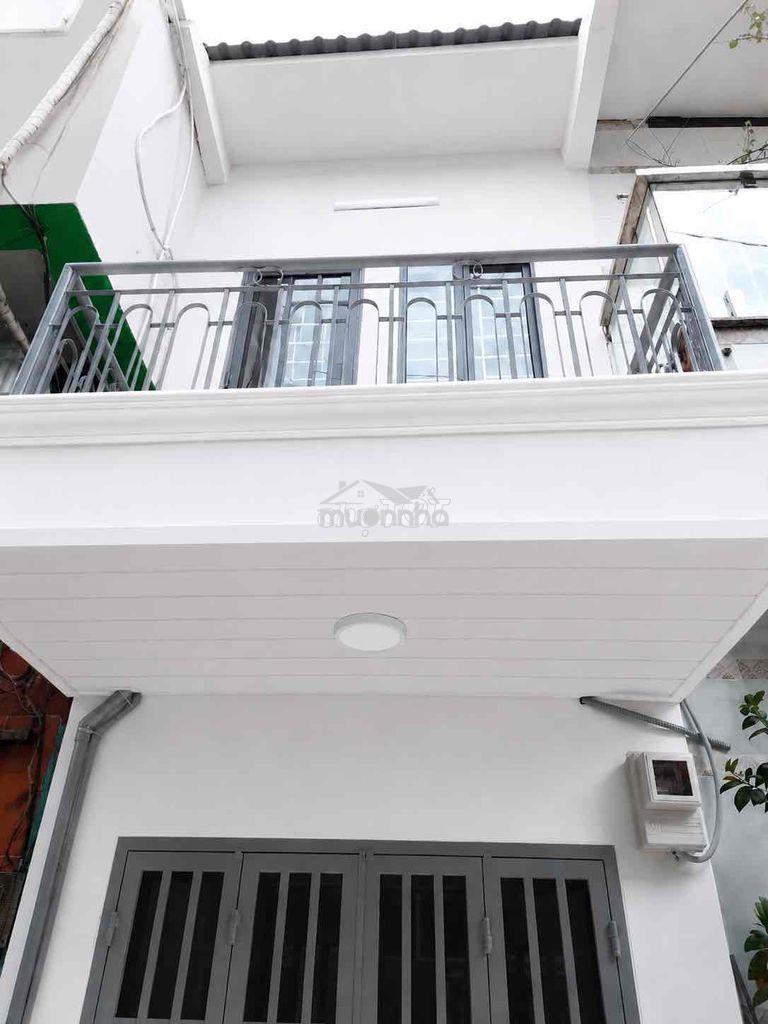 Nhà bán chính chủ giá 2,6 tỷ đường lạc long quán p5q11
