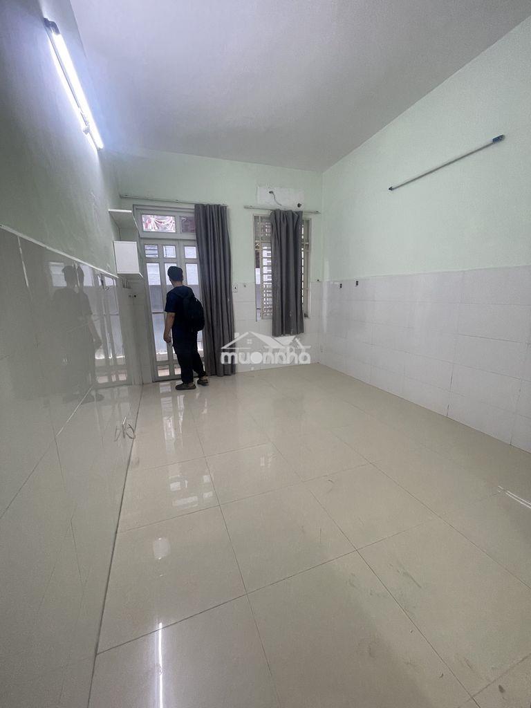 Cho thuê nhà hxh huỳnh văn bánh 8pn 4x15m 2 lầu,giá 22 triệu 