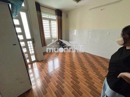 Phòng lạc long quân ngay công viên đầm sen,0 chung chủ,giờ tự do