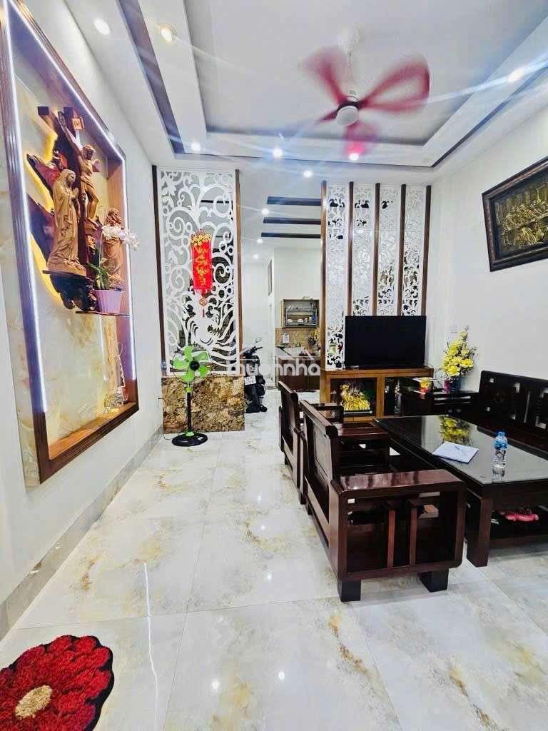 Nhà đẹp khu bàu cát sát mặt tiền 42m2 3 tầng