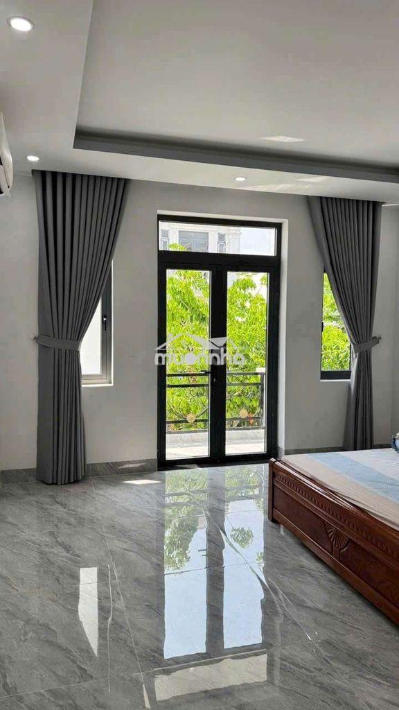 Gc cho thuê nhà mới phú chánh 4pn 4wc full nội thất 
