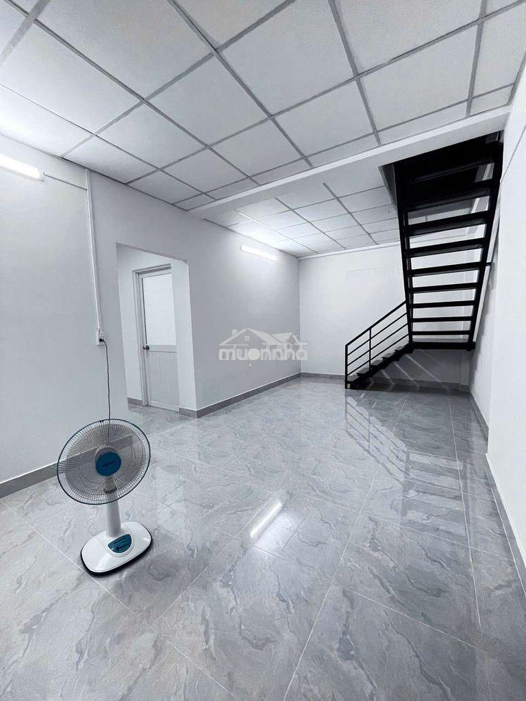 Nhà có sân rộng 100m2, 1trệt 1lầu 7,5x23m 3pn 3wc ở, vp, kho, cây cảnh - 4