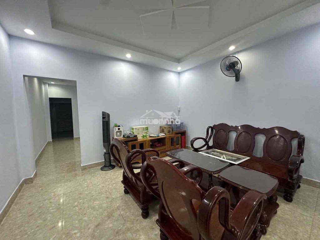 Cho thuê nhà đẹp sân ô tô full nội thất rộng rãi ngay vincom giá 7tr - 3