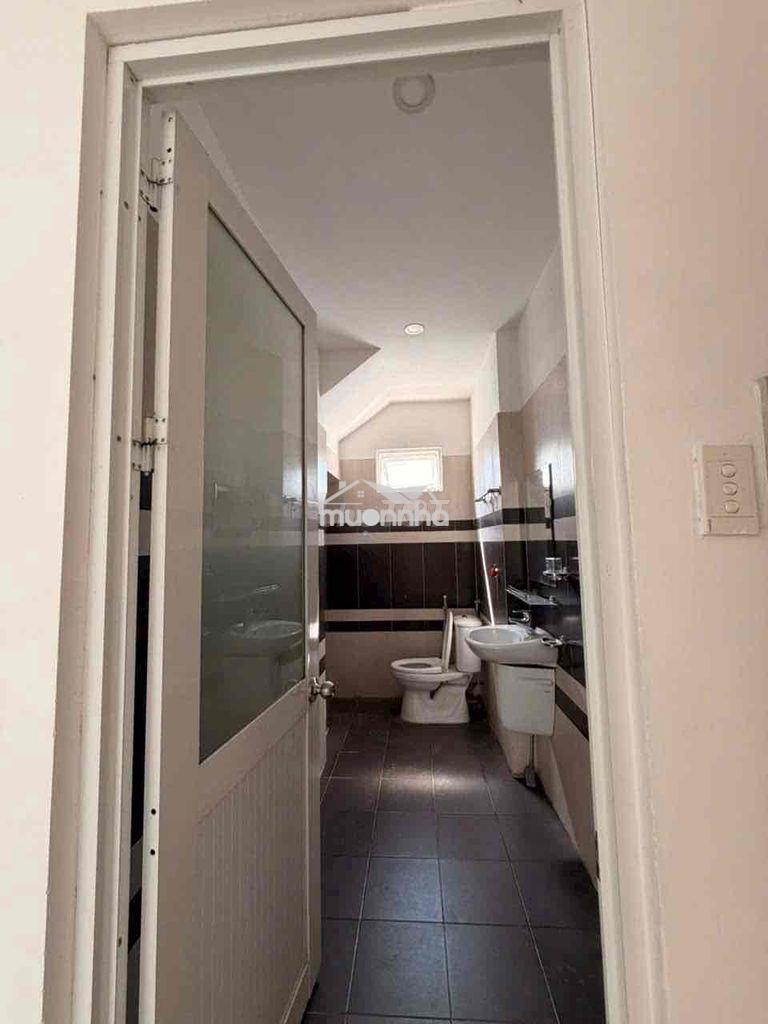 Nhà 3 phòng ngủ 9x7 chử đồng tử. hẻm xe hơi - 3