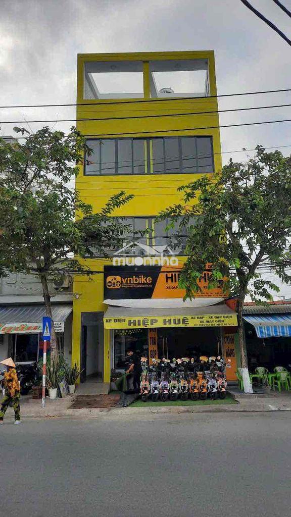 Cho thuê mặt bằng trệt- lầu 1, lầu 2, sân thượng tòa nhà màu vàng phư - 3