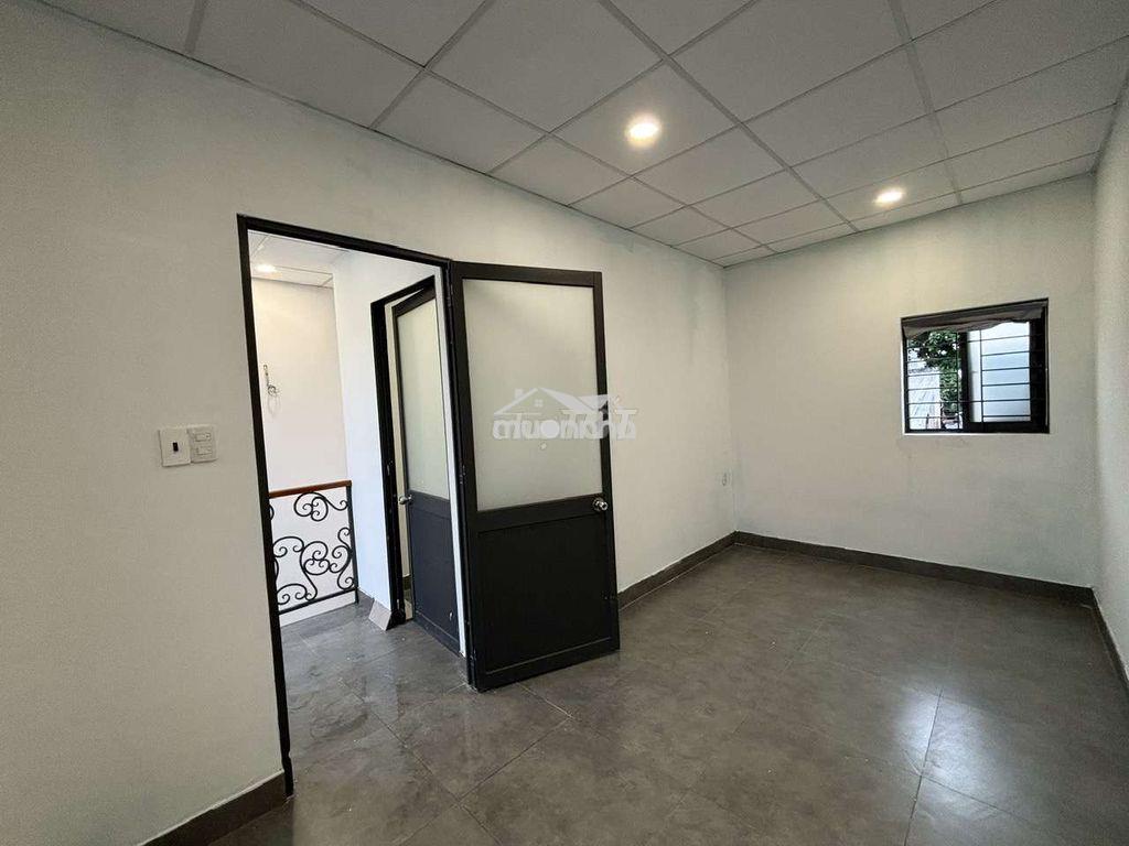 Nhà trệt lầu dt sàn 50m2 hẻm xe hơi shr gần hoàng diệu 2 - 4
