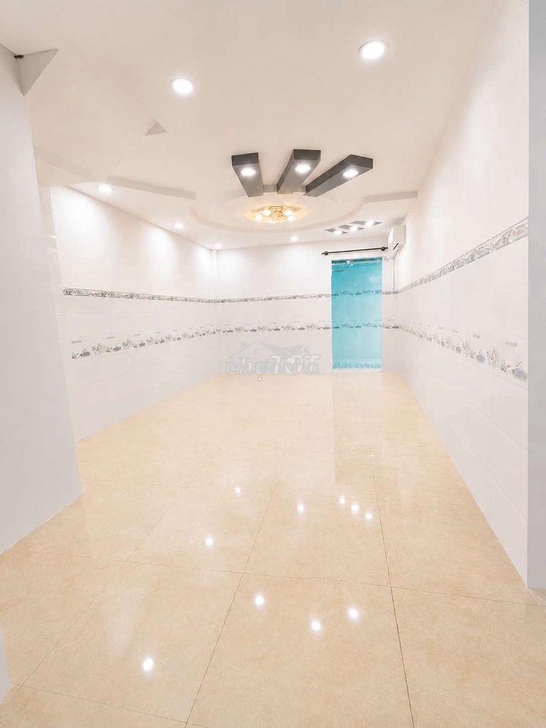 Căn hộ 1 phòng ngủ tách bếp, có sân sau  - 2
