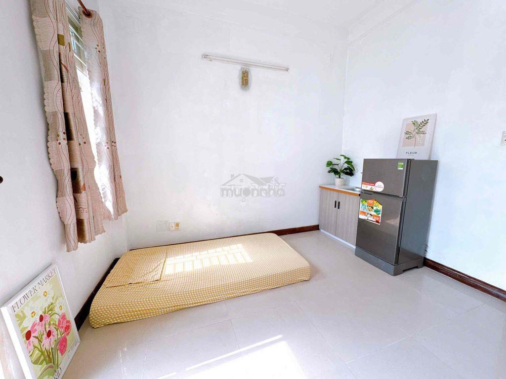 Studio ban công đón nắng siêu xinh gần ufm - 2