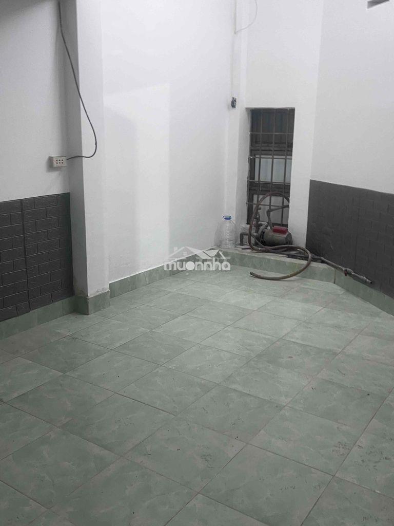 Cho thuê căn gốc mới sơn sữa - 3