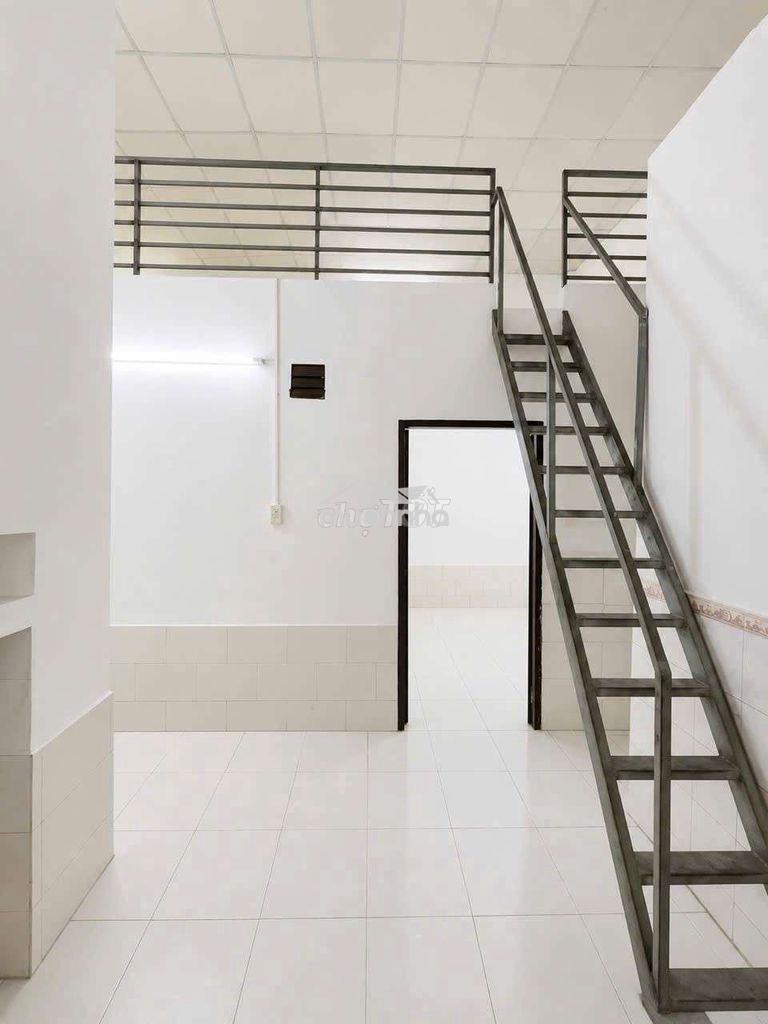 Nhà 1 trệt 1 lửng 2pn 8x6m hẻm 160 nguyễn văn quỳ quận 7