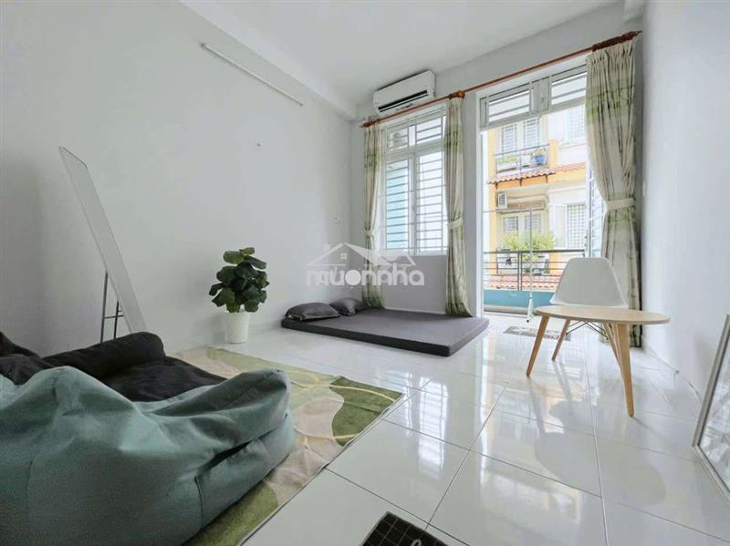 Cho thuê căn hộ 2pn ban công lớn ngay cổng sau đại học văn lang cs3 