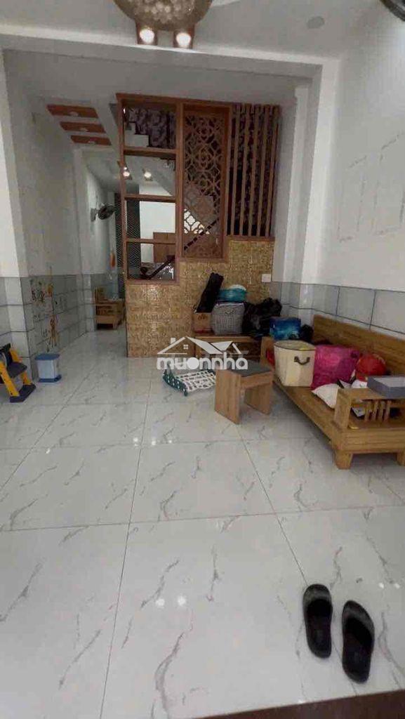 Nhà cho thuê tại xóm lá p7 q8 cũ