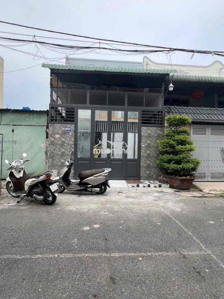 Cho thuê nha mới sơn sửa tx 33 q12 gần chợ tx  gồm 3p ngu giá 8tr