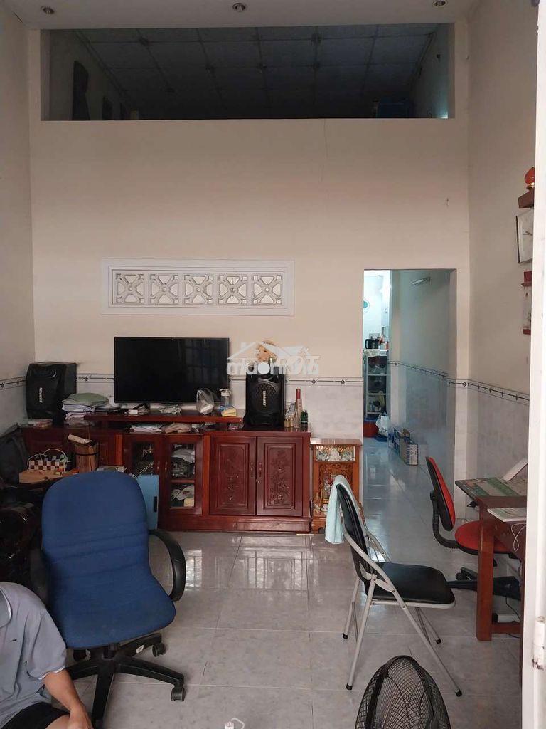 Cần bán gấp nhà cấp 4 p .đht .nguyễn văn quá dt 4 x12 gác lửng 2pn 2ws - 3