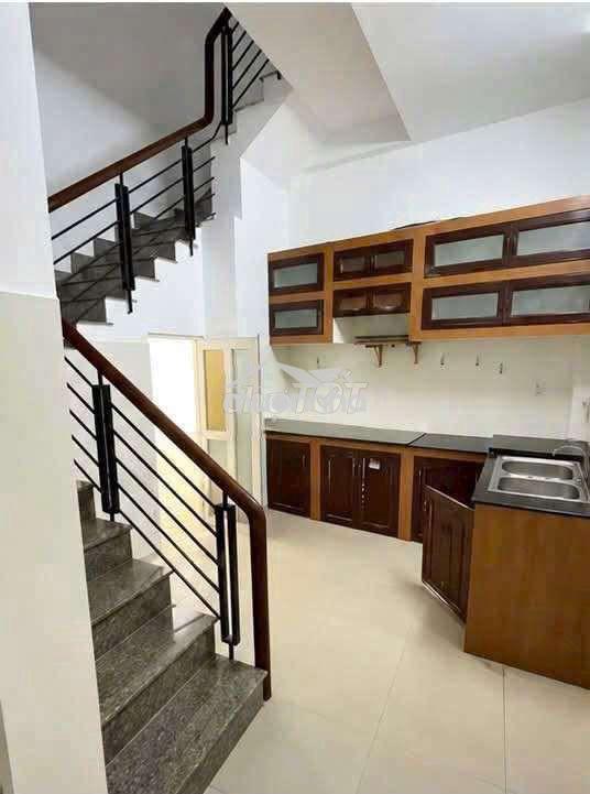 Cho thuê nhà nguyên căn. đường ni sư sư huỳnh liên. p 10.q.tân bình  - 2
