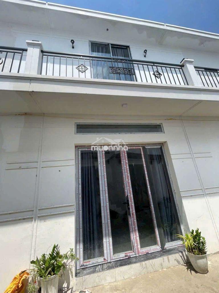 Cho thuê nhà lầu mới gần cổng chào xã qui đức ql50 - 3