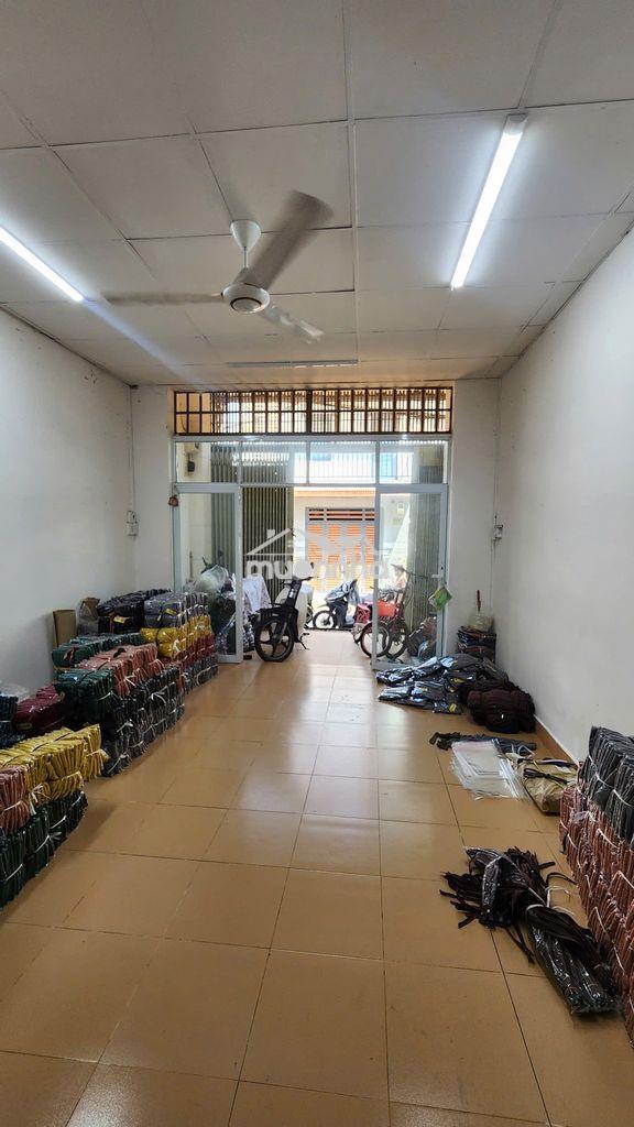 Cho thuê nhà nguyên căn hẻm 787 lạc long quân - 4