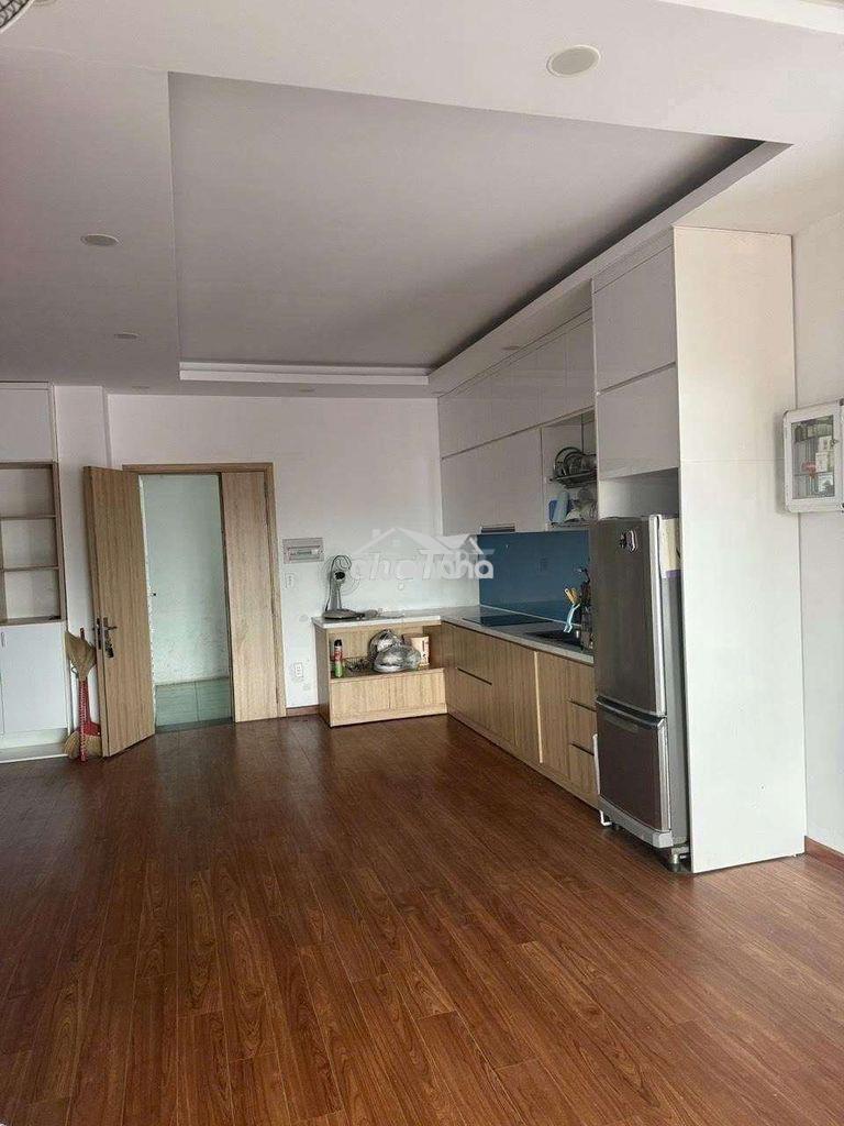 Bán căn giữa cầu thang - 2