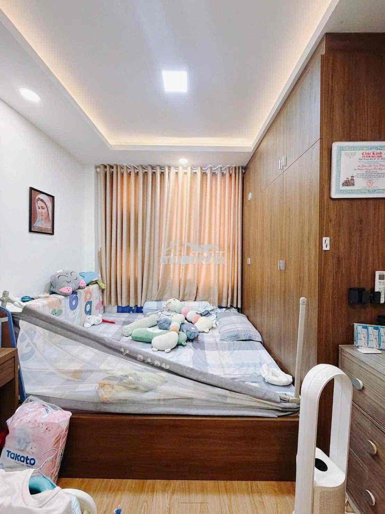 Đoàn văn bơ q4-ngay cầu camet - 5 tầng hoàn công - hẻm 4m 4 tỷ nhỉnh - 4