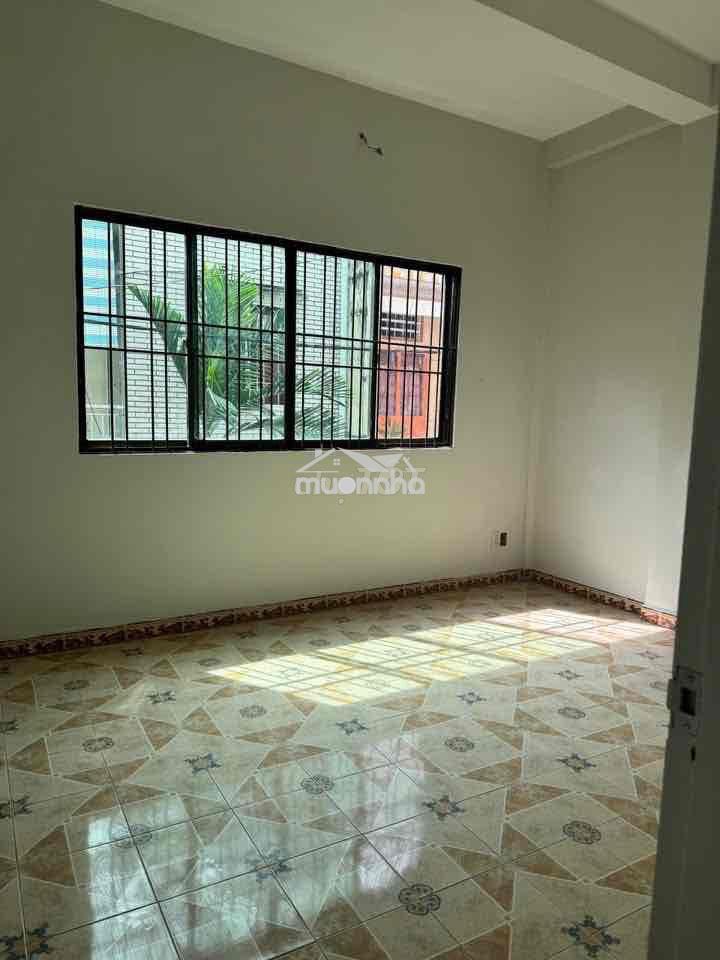 Cho thuê nhà hẻm hơi xe cmt8 4x9 1 trệt 2 lầu sân thượng 3pn 3wc - 3