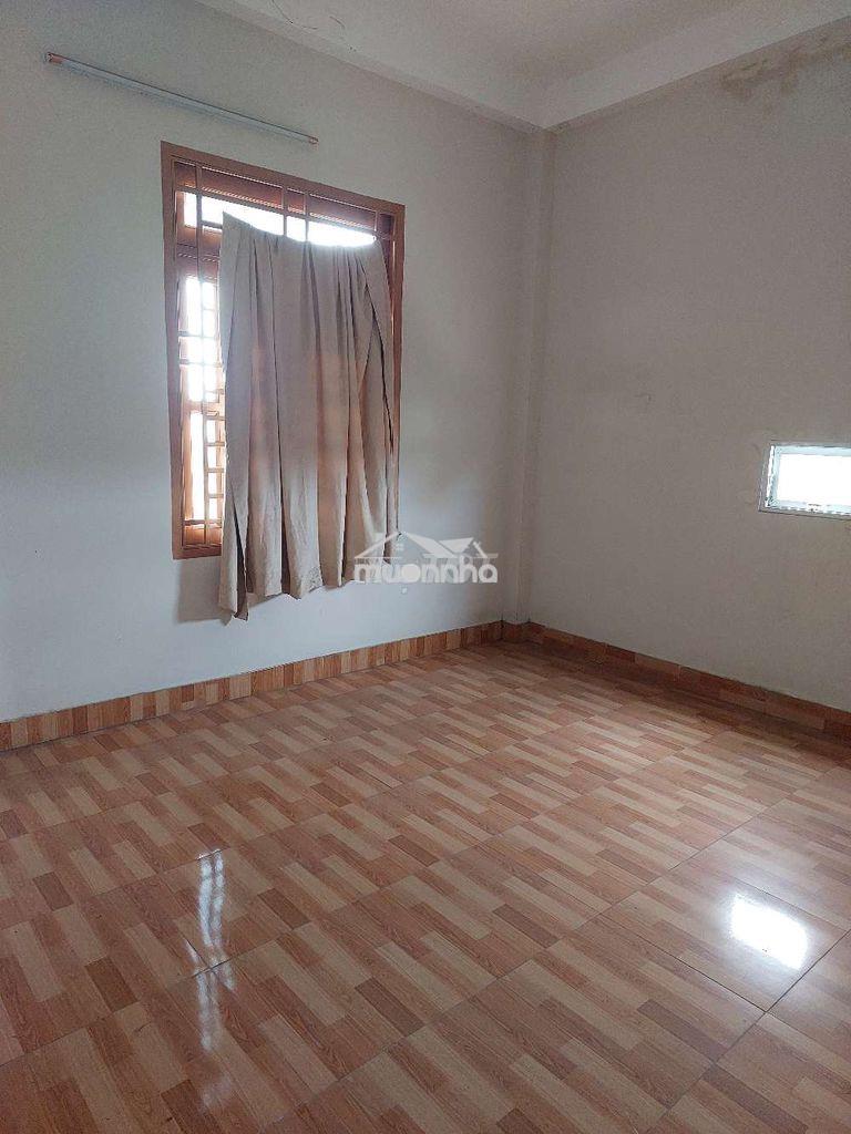 Cho thuê nhà 5×20- xts – gần ngã tư hocmon . giá: 9 triệu tl - 2