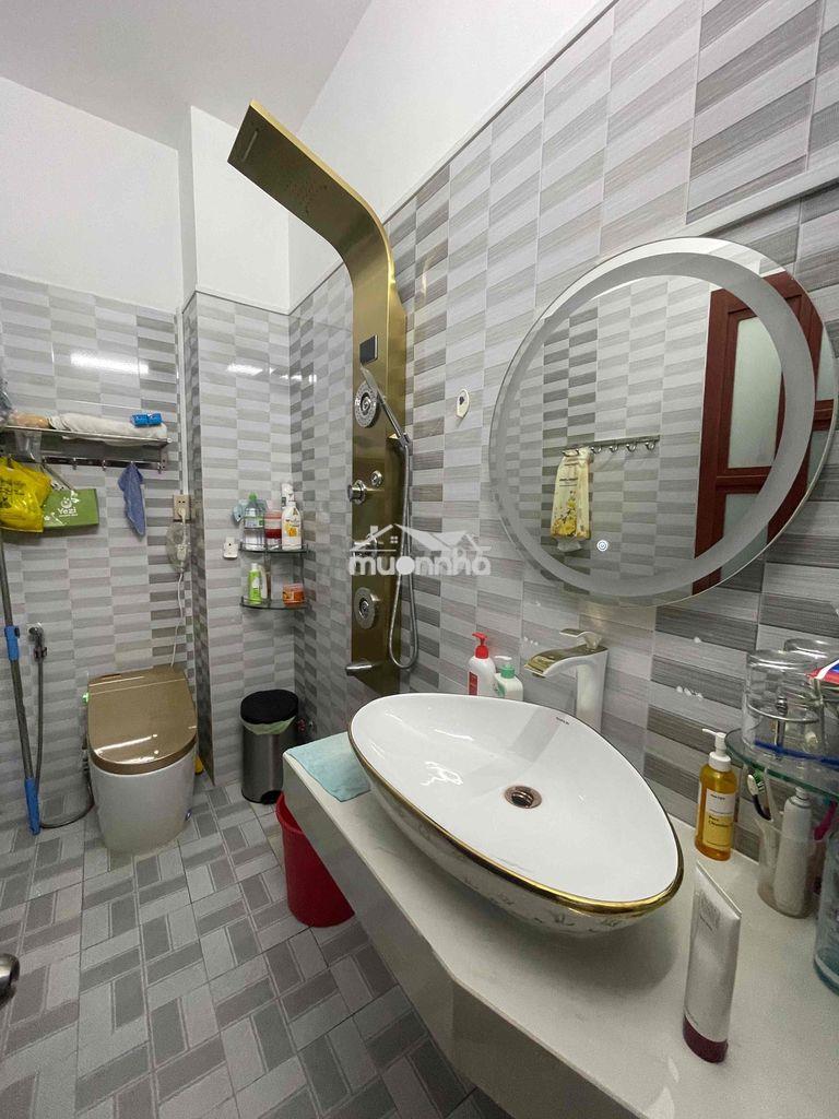 7.9tỷ có tl, nhà mới tặng nội thất, dt: 4x20.1m 2lầu st, 4pn - 5wc
