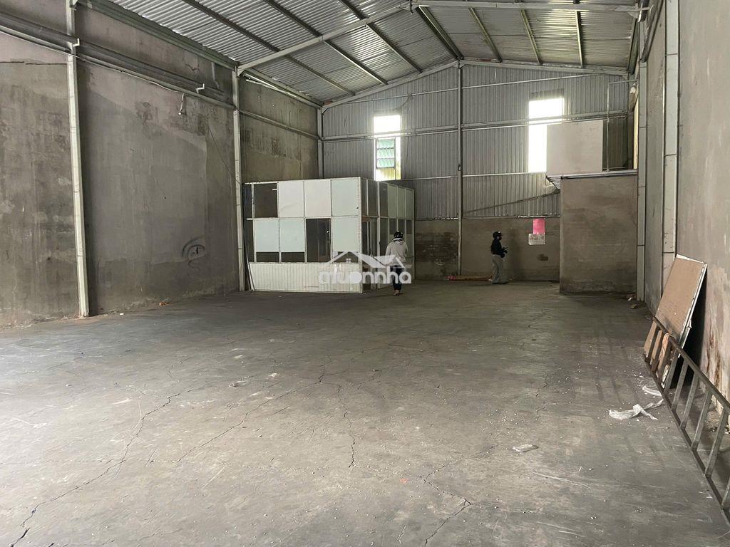 Cho thuê kho 200m2 gần kcn sống thần, giá 20tr/ tháng - 2