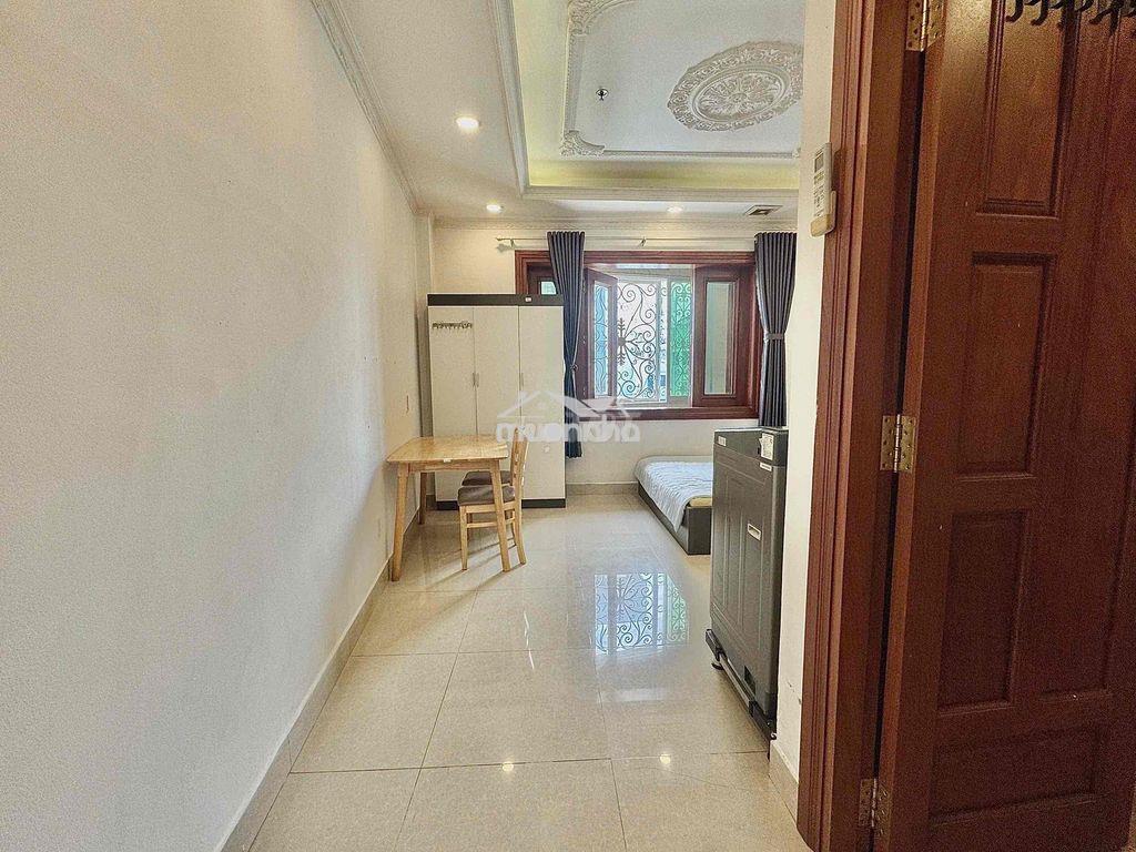 Cho thuê căn hộ ngay mặt tiền gần nhà thờ tân định quận 1 giá rẻ t5 - 2