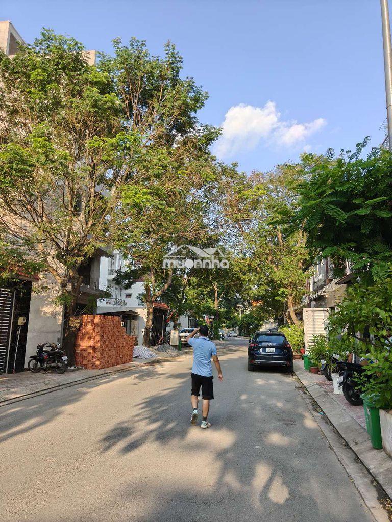 Lô đất 5mx25m mặt tiền trục chính 14m kdc hà đô đường lê thị riêng