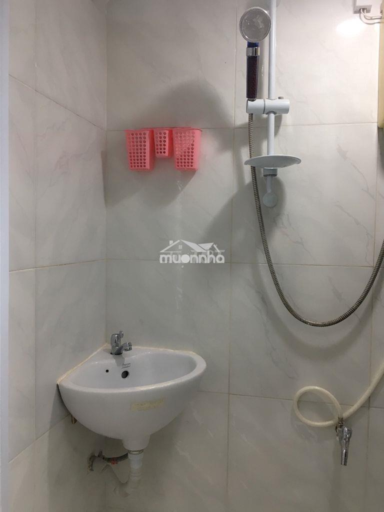 Phòng q5 - 25m2 - có gác - y chang hình - 2