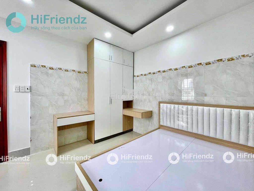 Studio của sổ trời - thích quảng đức - iuh, hv hàng không, đh gia định - 3