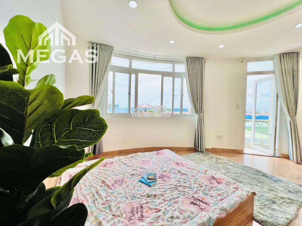 Phòng rộng đầy đủ nội thất  - 3