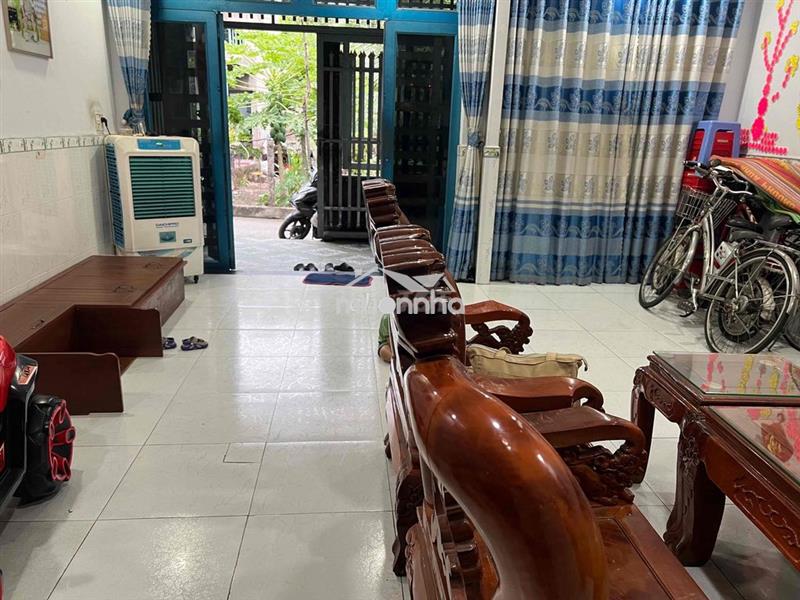 Chính chủ cần bán nhà gấp gần chợ nhà thờ shr
