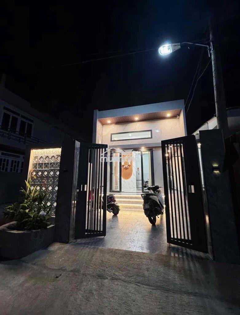 Chủ ngộp, giảm 200 triệu, bán nhanh căn cấp 4 mới xây, có 3 phòng ngủ