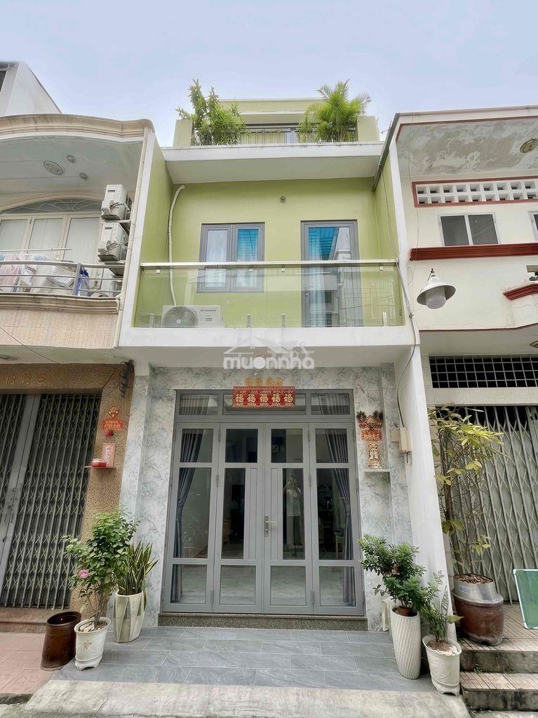 Bán nhà hxh minh phụng q.11 , 35m2 , 3 tầng , cách 1 căn ra mặt tiền