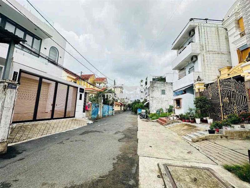 Bán nhà ngã 5 chợ thủ đức - linh tây - 50m2 - đường 9m -xây mới 5 tầng