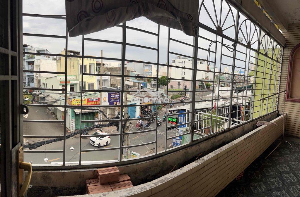 Phòng có ban công ~ 50m2, thoáng mát, rộng rãi q6 - q11 - 3