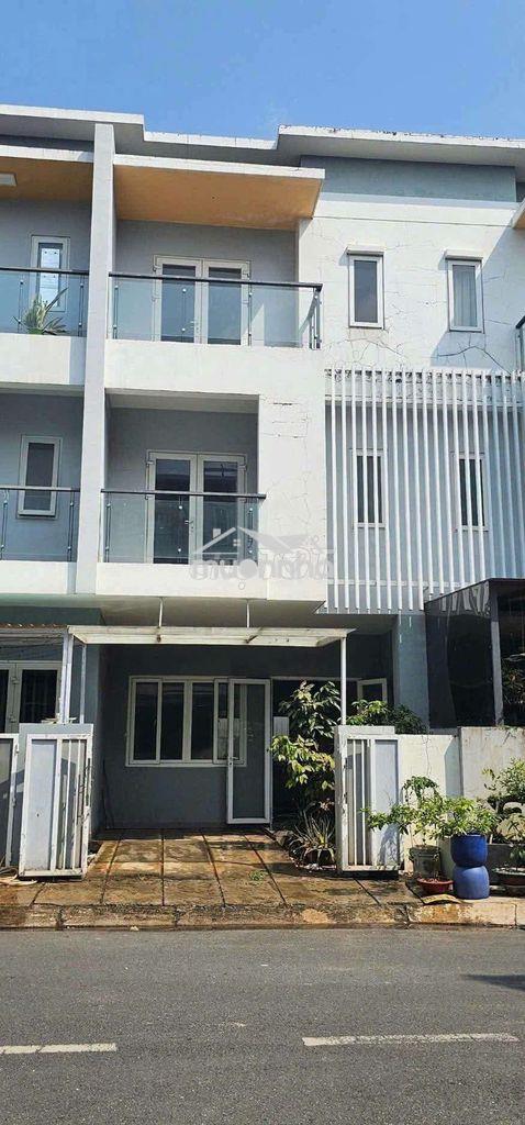 Bán nhà mega village khang điền, 75m2, 3 tầng, hiện trạng thô, 8tỷ tl